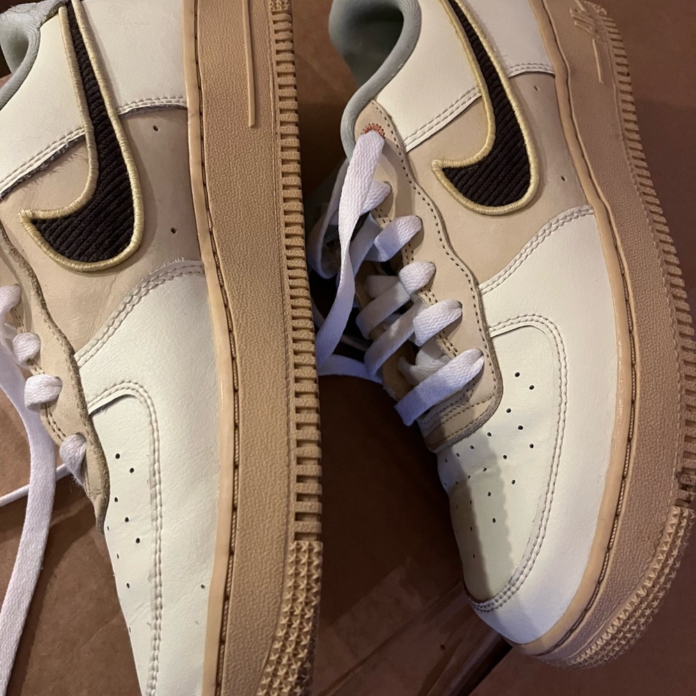 Nike Kids Sneakers in White and Tan